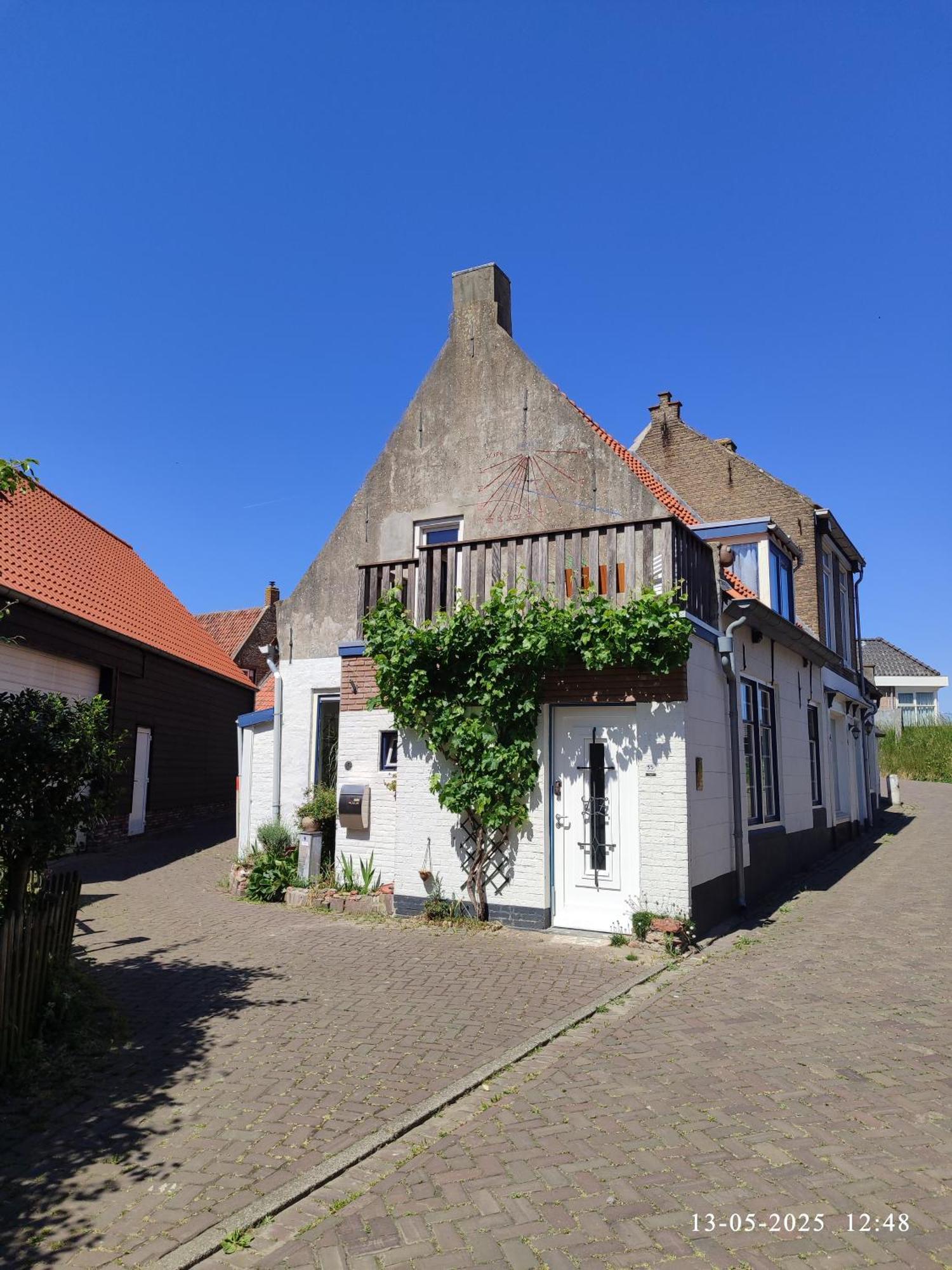 The Cosy Little House With The Sundial Villa Stavenisse Bagian luar foto
